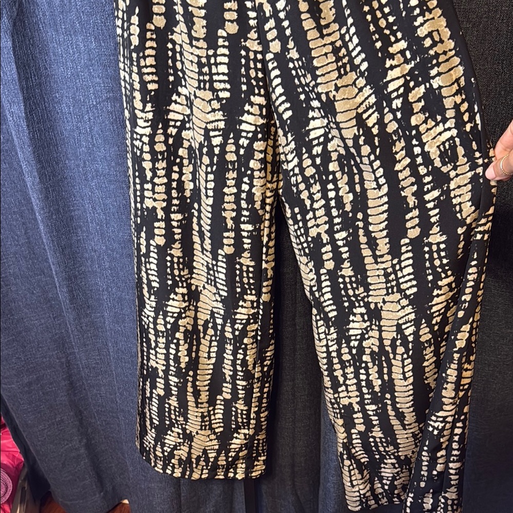 Chic Black and Cream Strapless Jumpsuit Size M - Picture 2 of 4